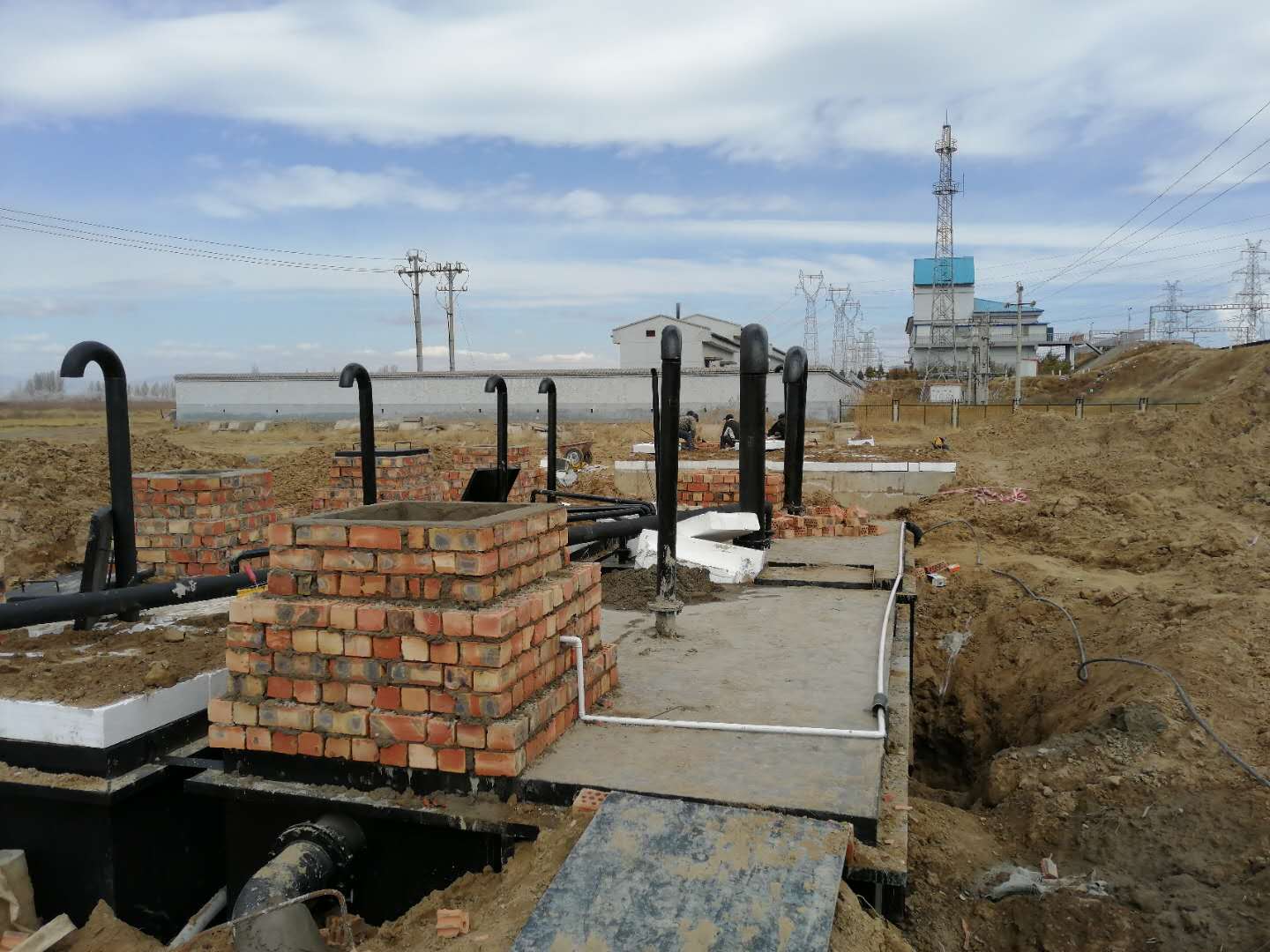 內(nèi)蒙古包頭市地埋式污水處理設(shè)備安裝現(xiàn)場(圖5) 內(nèi)蒙古包頭市地埋式污水處理設(shè)備安裝現(xiàn)場(圖5)