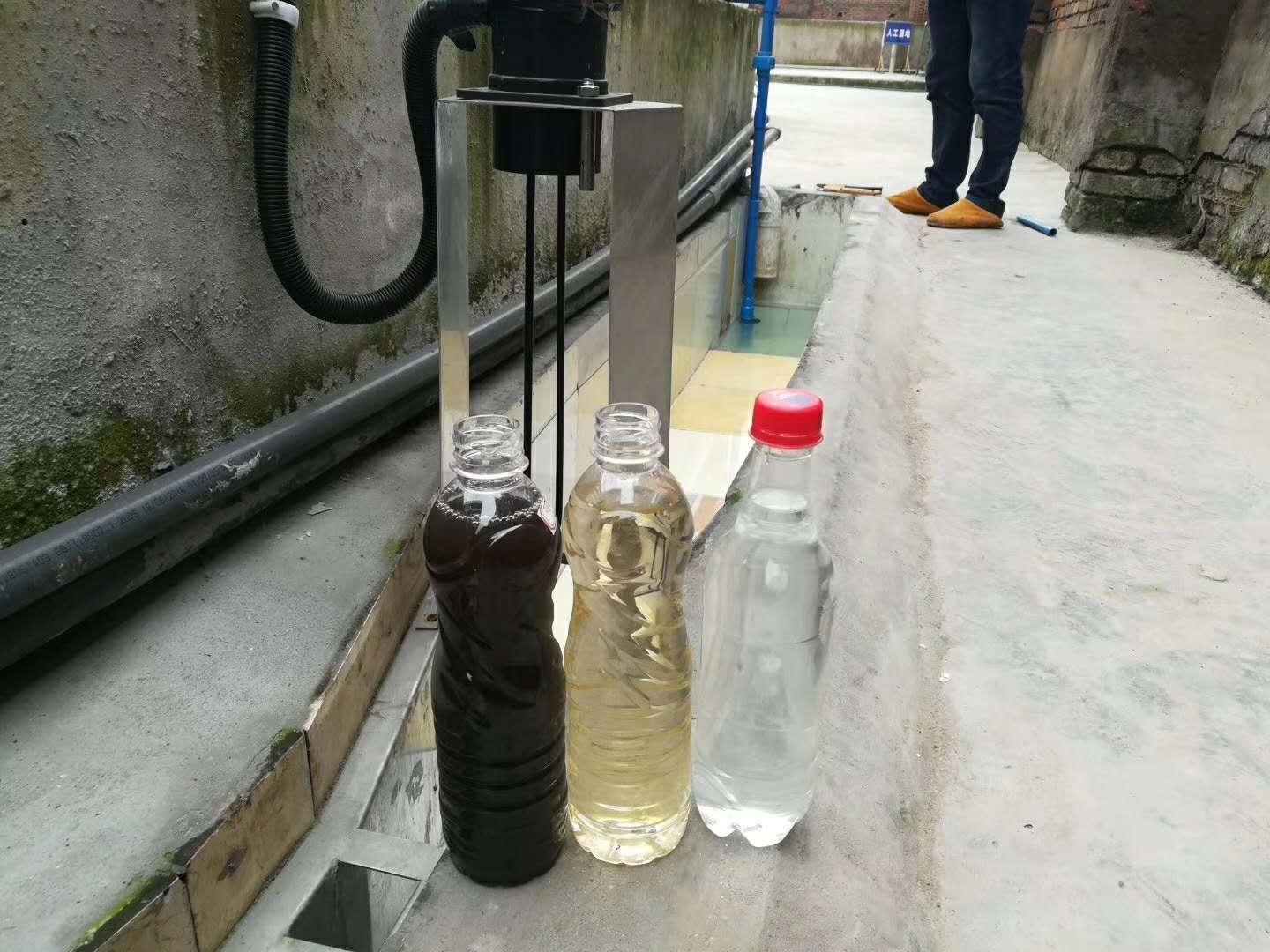 屠宰污水處理前后水樣對比(圖3)