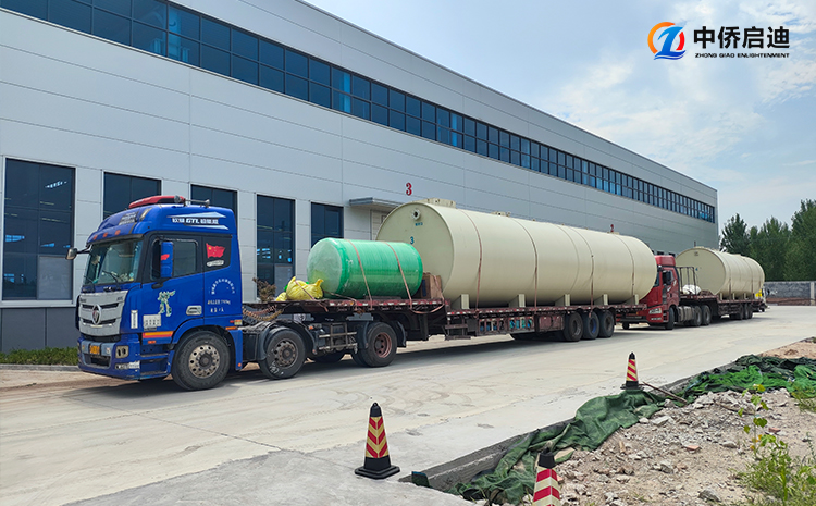 PP一體化污水處理設(shè)備安裝現(xiàn)場(chǎng)(圖2) PP一體化污水處理設(shè)備安裝現(xiàn)場(chǎng)(圖2)